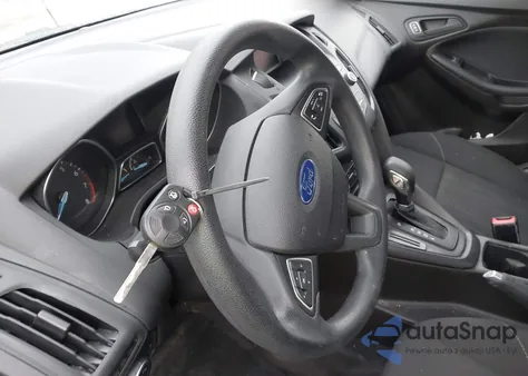 2016 Ford Focus S z USA, uszkodzony, nr VIN 1FADP3E29GL354784